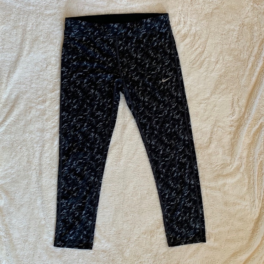 Nike Essential Dri-Fit Leggings M GUC
